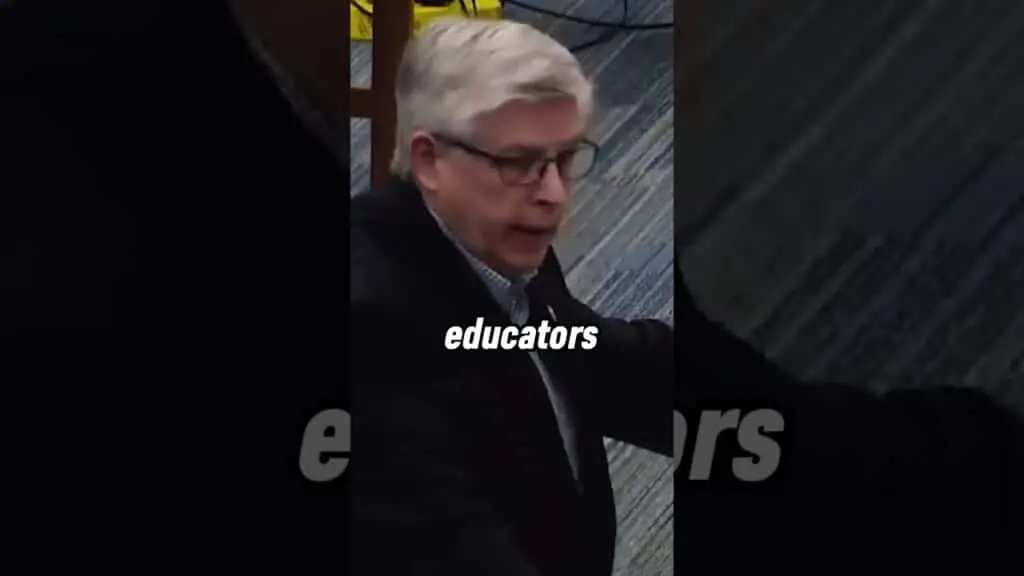 Mayor FIRES Entire School board
